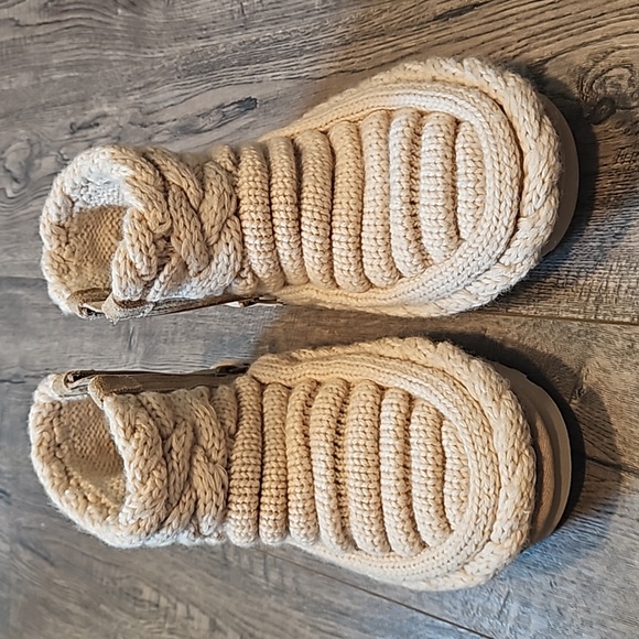 Ugg Classic Mini Chunky Knit Boot Women's Size 5 Brand New Without Tags - Picture 2 of 8